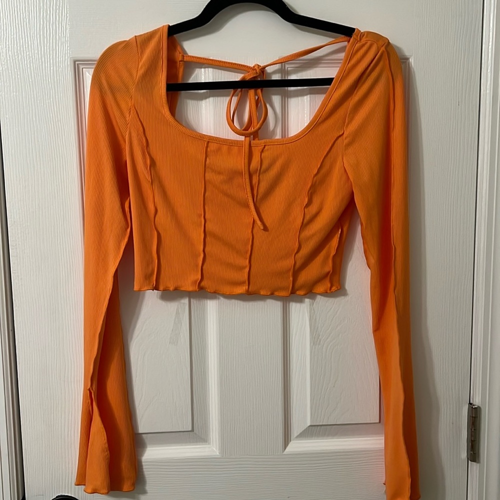 NWOT: Orange ribbed crop top with bell split sleeve